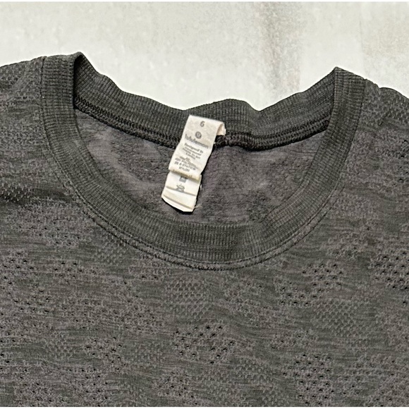 Lululemon swiftly breeze long sleeve  grey🩶 - Picture 4 of 4
